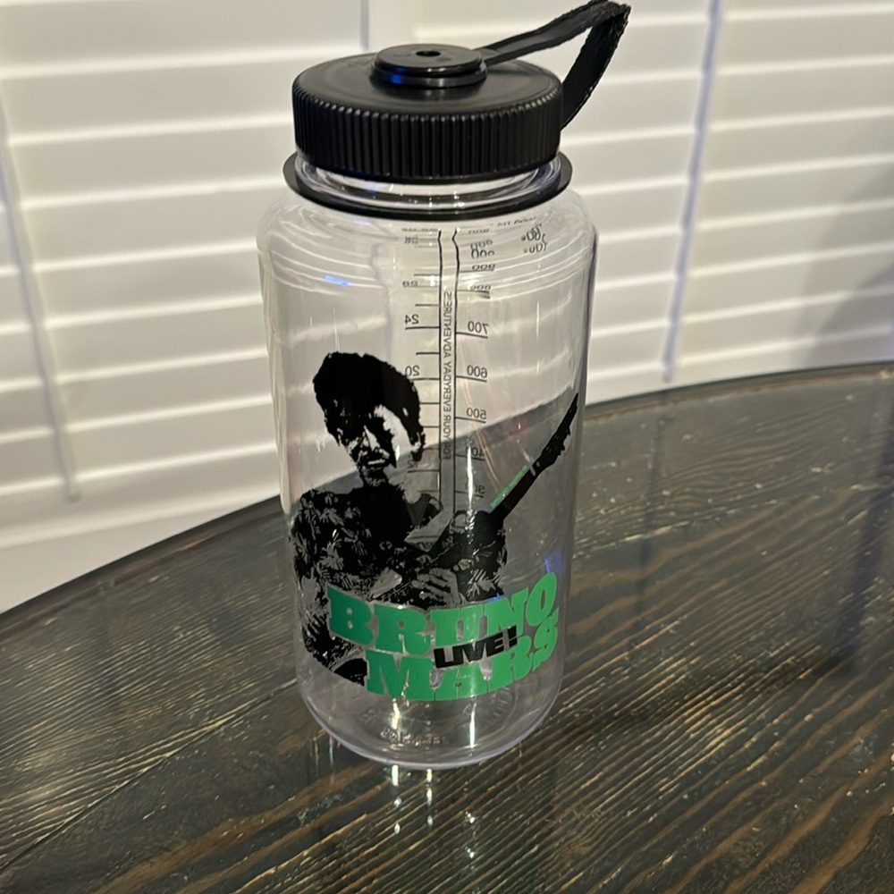 Plastic Bruno Mars Live Water Cup with Lid